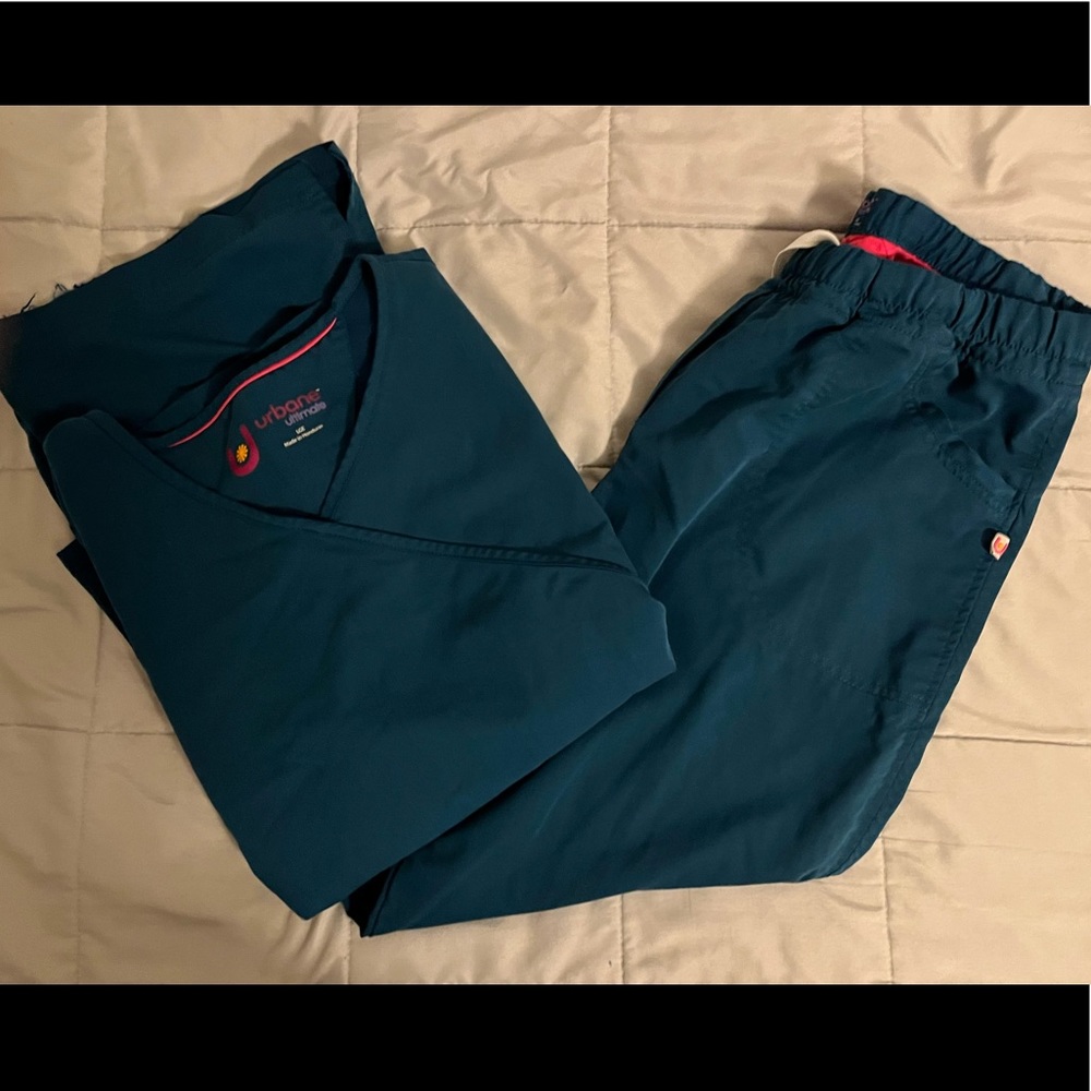 URBANE ULTRA SOFT SCRUB SCRUBS SET TOP & BOTTOMS GOOD CONDITION SEE ALL PHOTOS